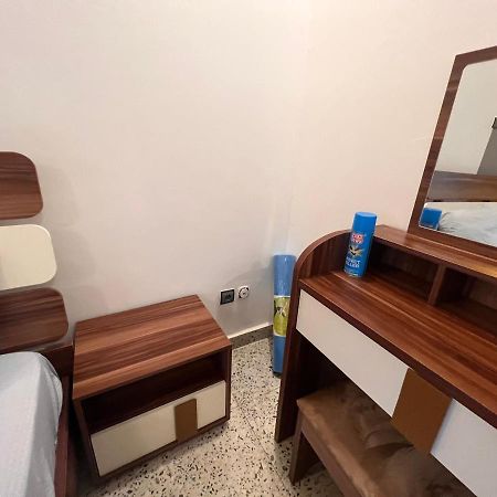 Smb-Gn Residence Lambandji - Electricite Et Wifi H24 Conakry Exterior photo