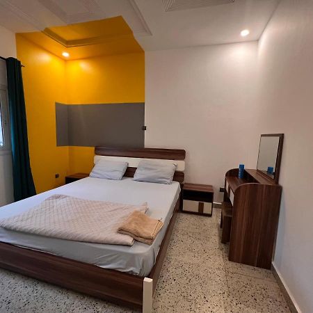 Smb-Gn Residence Lambandji - Electricite Et Wifi H24 Conakry Exterior photo